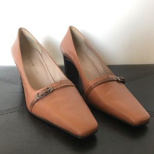 Bandolino light brown heels - NWOB